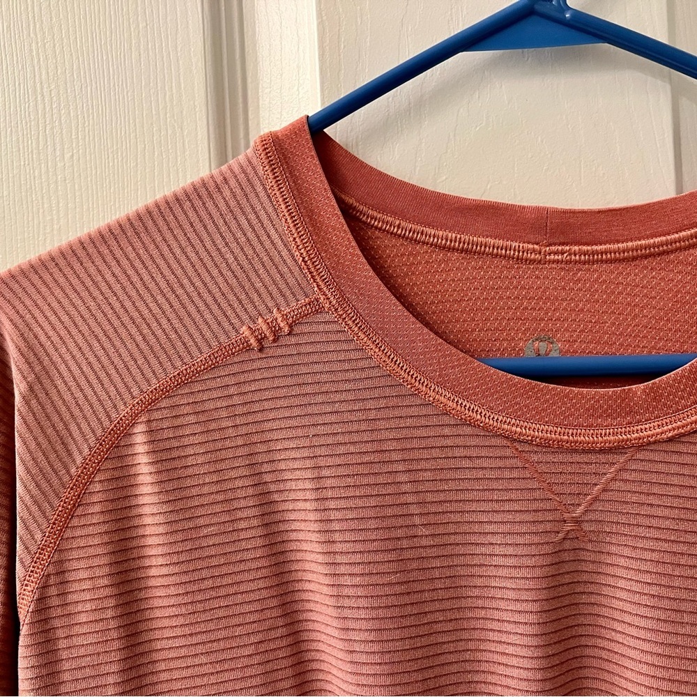Lululemon size L long-sleeve tee